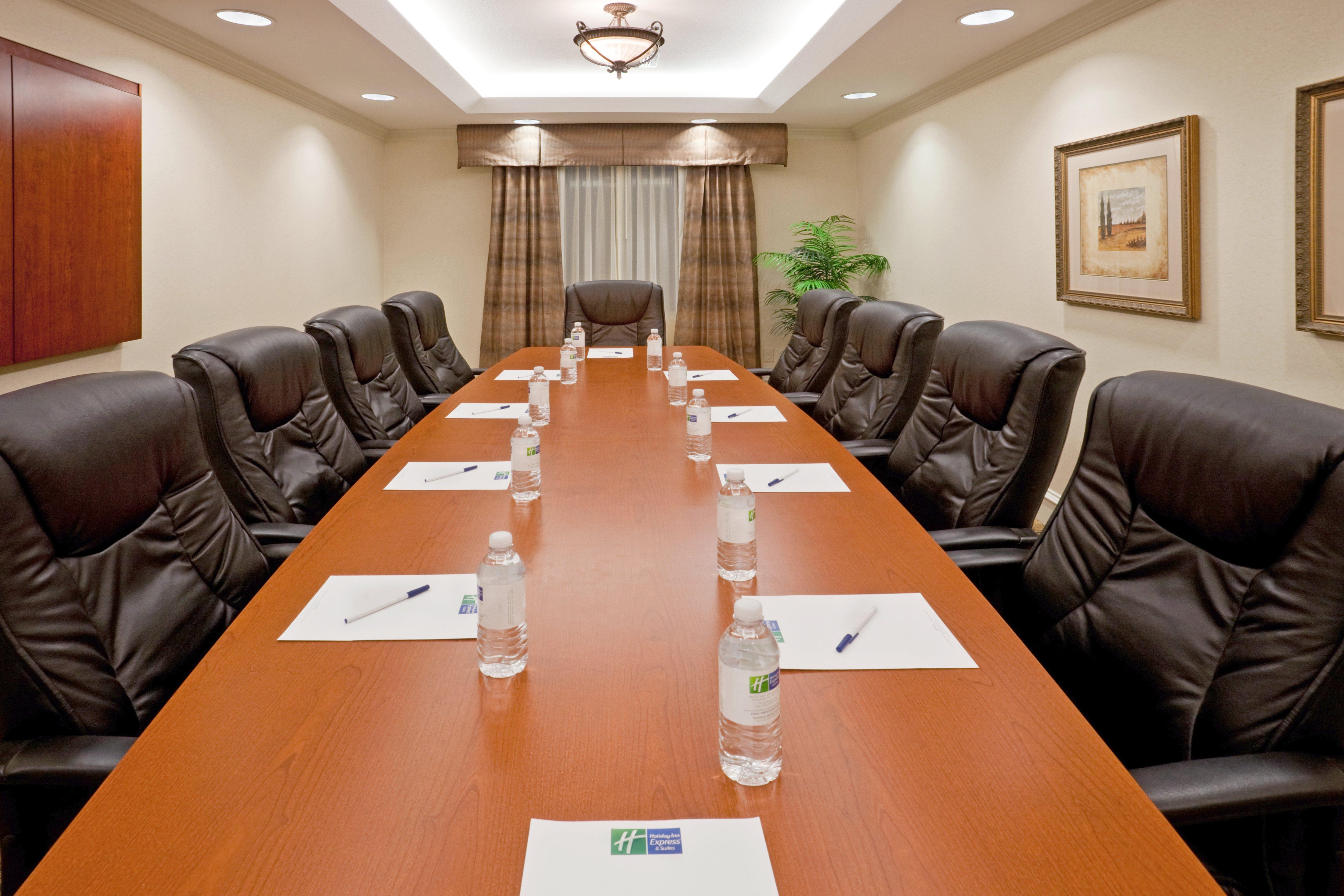 Holiday Inn Express & Suites Waxahachie By Ihg Exterior foto