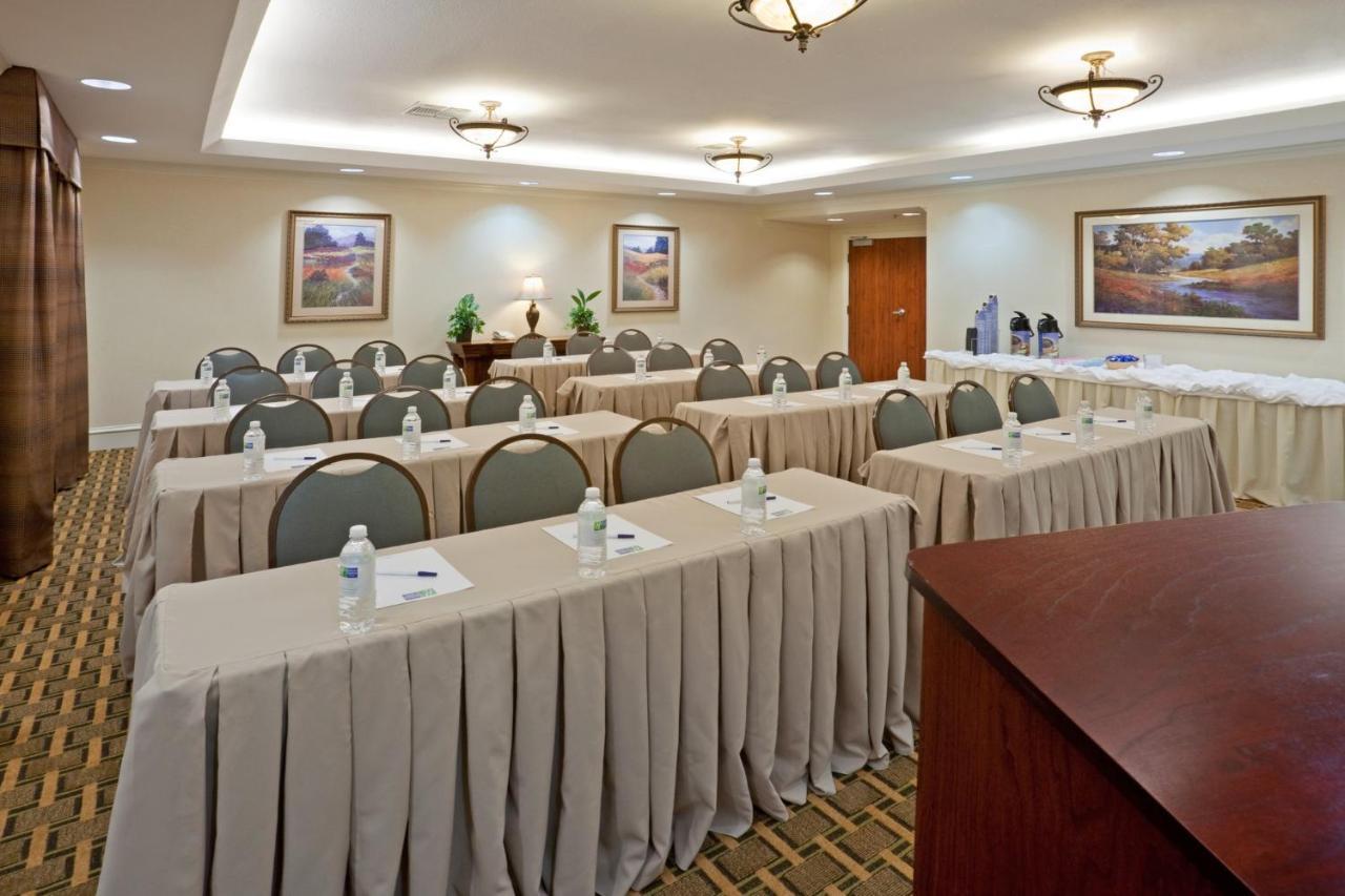 Holiday Inn Express & Suites Waxahachie By Ihg Exterior foto